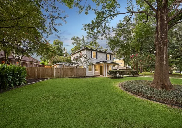 Photo 4 of Single family home for sale at 858 Azalea St, Houston, TX 77018 | MLS# 7815055 | Listing updated on 2026-09-13