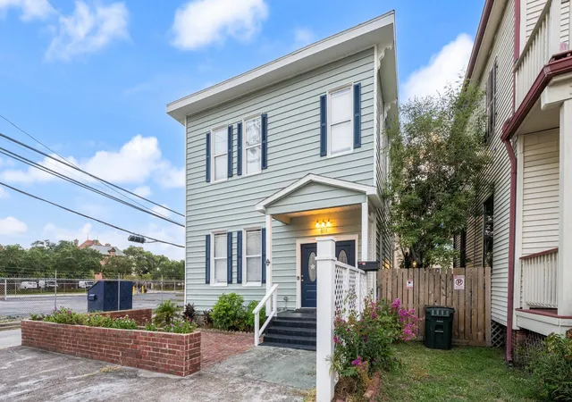 3rd image of 811 24Th St, Galveston, TX 77550 | MLS# 87678165