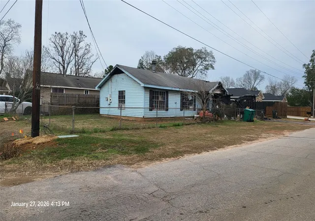 Photo 1 of Sale Pending at 206 1st Street, Willis, TX 77378 | MLS# 83163457 | Listing updated on 2026-09-03