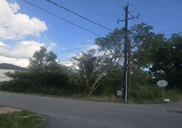2nd image of 0 De Walt, Houston, TX 77088 | MLS# 77465479