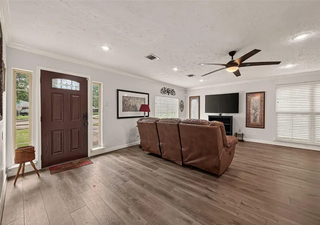 Photo 3 of Single family home for sale at 4718 Blanton Blvd, Houston, TX 77092 | MLS# 12566042 | Listing updated on 2026-08-15