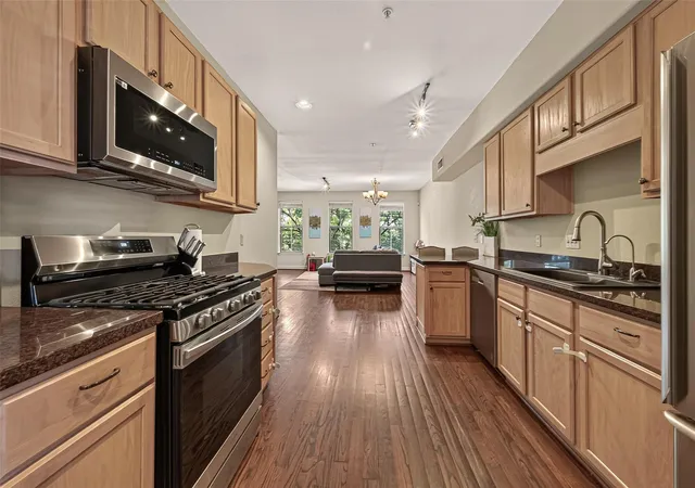 5th image of 1602 Elgin St St, Houston, TX 77004