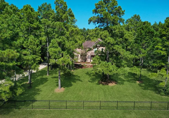 Photo 2 of Sale Pending at 37913 Windy Ridge Trl, Magnolia, TX 77355 | MLS# 36083873 | Listing updated on 2026-09-13