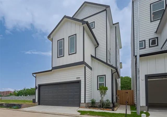 2nd image of 8917 Grovner Pl, Houston, TX 77055 | MLS# 21849003