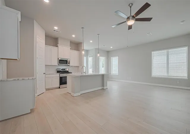 4th image of 8917 Grovner Pl, Houston, TX 77055 | MLS# 21849003