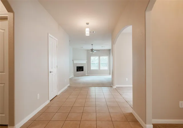 Photo 2 of Sale Pending at 1004 Summer Wood Blvd, Conroe, TX 77303 | MLS# 70919806 | Listing updated on 2026-09-10