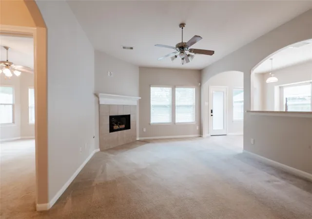 Photo 3 of Sale Pending at 1004 Summer Wood Blvd, Conroe, TX 77303 | MLS# 70919806 | Listing updated on 2026-09-10
