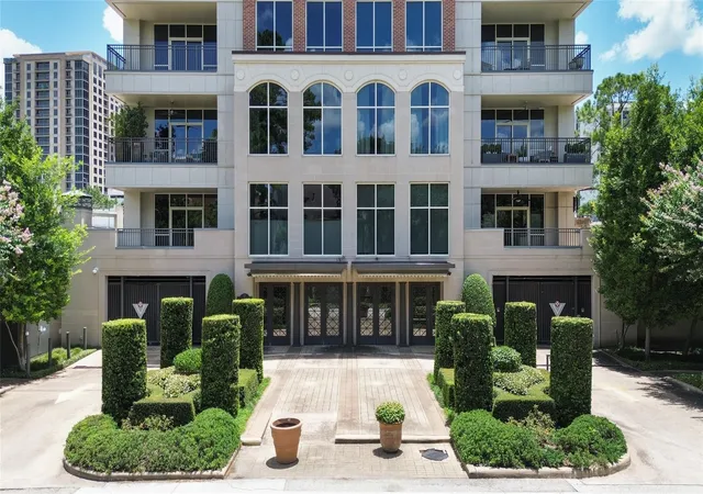 Photo 1 of Condo for sale at 511 S Post Oak Ln #5D, Houston, TX 77056 | MLS# 53994830 | Listing updated on 2026-08-14