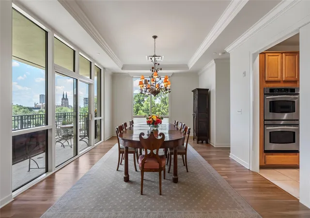 Photo 3 of Condo for sale at 511 S Post Oak Ln #5D, Houston, TX 77056 | MLS# 53994830 | Listing updated on 2026-08-14