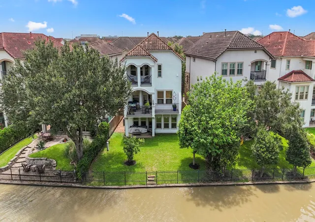 1st image of 914 Old Oyster Trl, Sugar Land, TX 77478 | MLS# 69619933