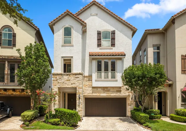 2nd image of 914 Old Oyster Trl, Sugar Land, TX 77478 | MLS# 69619933