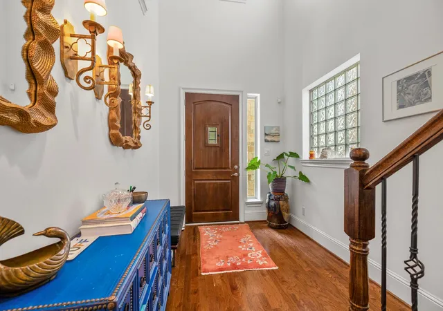 4th image of 914 Old Oyster Trl, Sugar Land, TX 77478 | MLS# 69619933