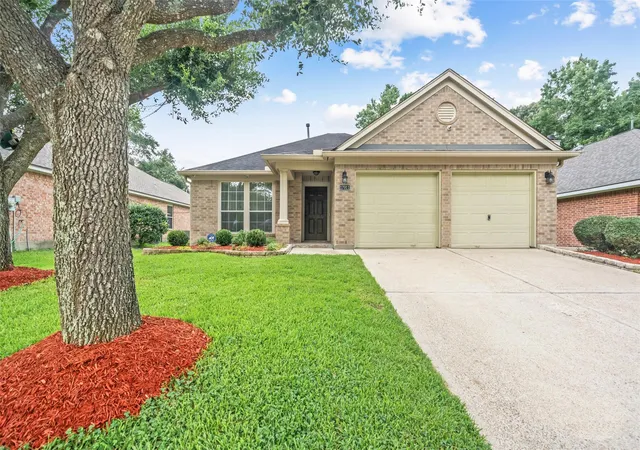 Photo 1 of Single family home for sale at 17911 Yukon Pass Dr, Humble, TX 77346 | MLS# 60961420 | Listing updated on 2026-09-15
