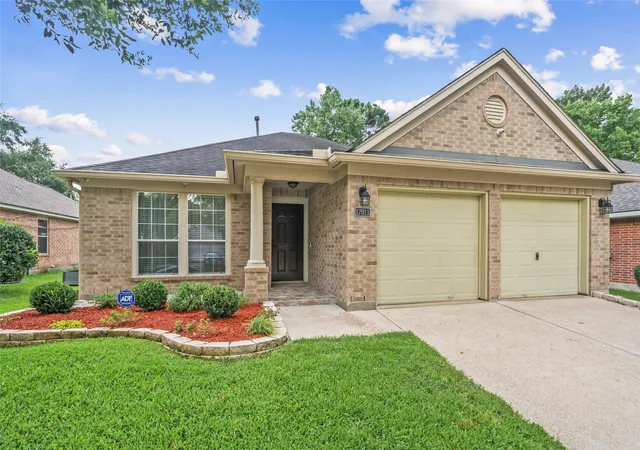 Photo 3 of Single family home for sale at 17911 Yukon Pass Dr, Humble, TX 77346 | MLS# 60961420 | Listing updated on 2026-09-15