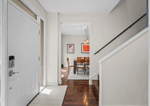 4th image of 2100 Tanglewilde St #373, Houston, TX 77063 | MLS# 13845473
