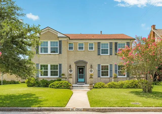 Photo 1 of Single family home for sale at 36 Cedar Lawn Cir, Galveston, TX 77551 | MLS# 6875015 | Listing updated on 2026-09-19