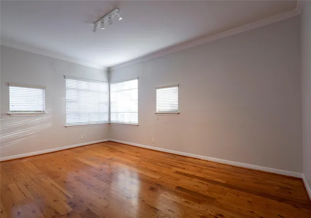 2nd image of 4004 Montrose Blvd #44D, Houston, TX 77006 | MLS# 60961472
