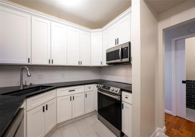 4th image of 4004 Montrose Blvd, Houston, TX 77006