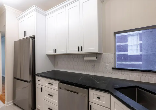 5th image of 4004 Montrose Blvd, Houston, TX 77006