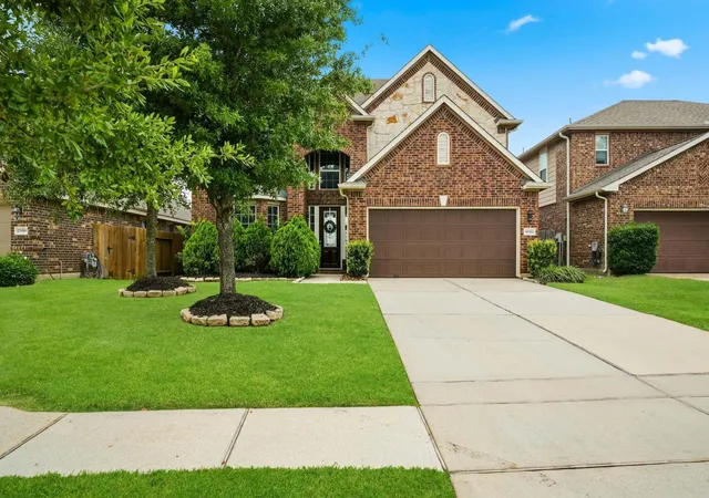 Photo 3 of Single family home for sale at 18003 Tall Chestnut St, Cypress, TX 77429 | MLS# 25417811 | Listing updated on 2026-08-25