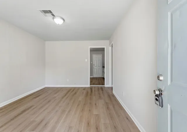 2nd image of 2401 Windsor Ln, Pasadena, TX 77506 | MLS# 16581433
