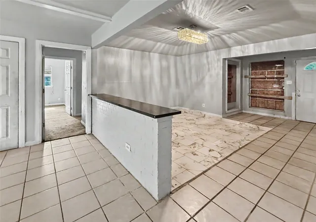 4th image of 5003 Live Oak Dr, Dickinson, TX 77539 | MLS# 28295659
