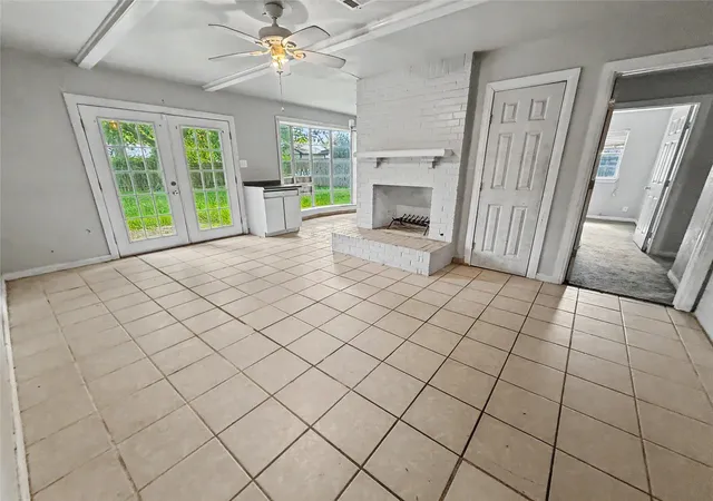 5th image of 5003 Live Oak Dr, Dickinson, TX 77539 | MLS# 28295659