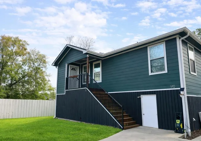 Photo 1 of Single family home for sale at 910 Rosewick St, Houston, TX 77015 | MLS# 47406914 | Listing updated on 2026-09-10