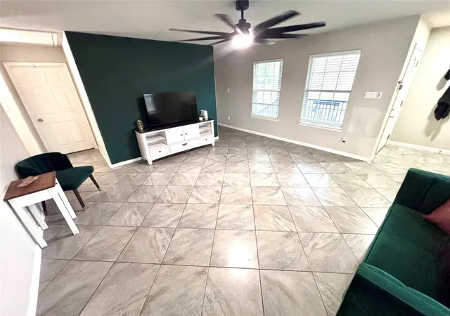 Photo 3 of Single family home for sale at 910 Rosewick St, Houston, TX 77015 | MLS# 47406914 | Listing updated on 2026-09-10