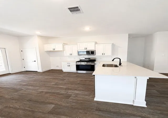 Photo 4 of Single family home for sale at 9308 Hard Rock Rd, Conroe, TX 77303 | MLS# 23643679 | Listing updated on 2026-09-03
