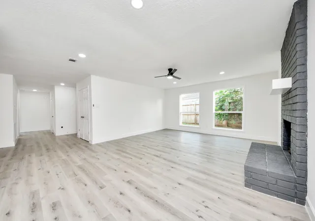 5th image of 4222 Alief Village Dr, Houston, TX 77072 | MLS# 73699628