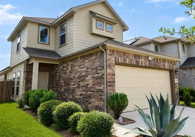 2nd image of 13428 Merryville Harrogate Ln, Houston, TX 77048 | MLS# 45994741