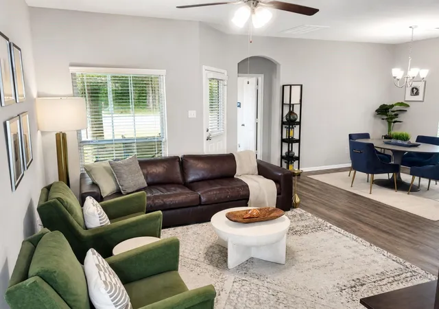 4th image of 13428 Merryville Harrogate Ln, Houston, TX 77048 | MLS# 45994741