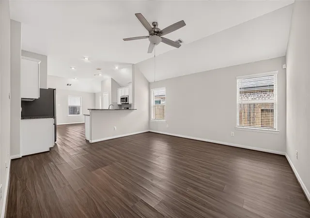 Photo 3 of Single family home for sale at 4827 Marigold Breeze Dr, Spring, TX 77386 | MLS# 6852273 | Listing updated on 2026-09-17