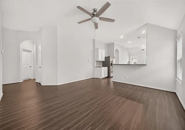 Photo 3 of Single family home for sale at 4827 Marigold Breeze Dr, Spring, TX 77386 | MLS# 6852273 | Listing updated on 2026-09-17