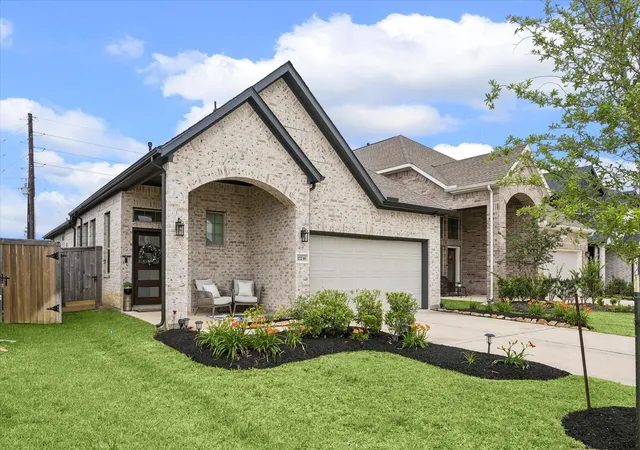 Single family home for sale at 17238 Broadleaf Oak Dr, Hockley, TX 77447 | MLS# 33725584 | Listing updated on 2026-09-20