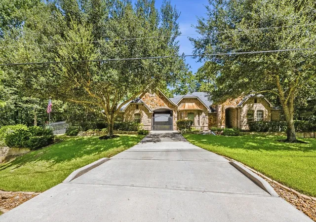 Photo 2 of Single family home for sale at 13120 Autumn Ash Dr, Conroe, TX 77302 | MLS# 60449155 | Listing updated on 2026-09-02