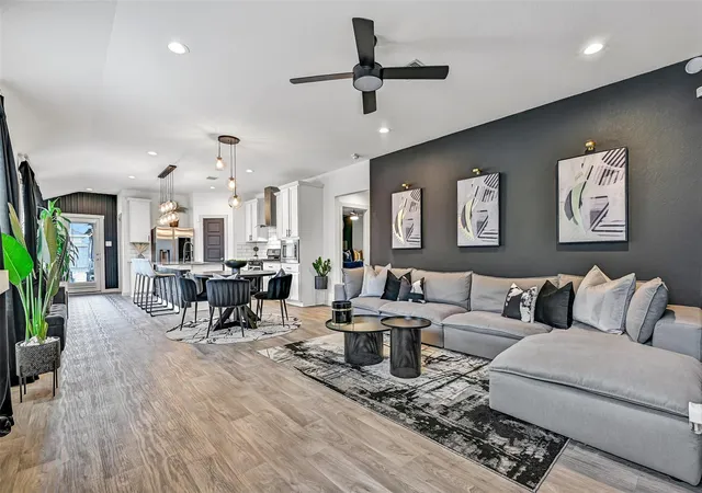 4th image of 12506 Walmgate Ct, Houston, TX 77047 | MLS# 57507753