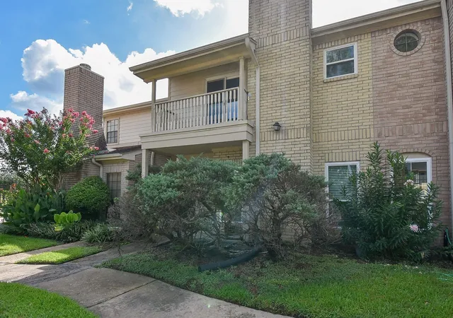 4th image of 800 Country Pl Dr #502, Houston, TX 77079 | MLS# 52851639
