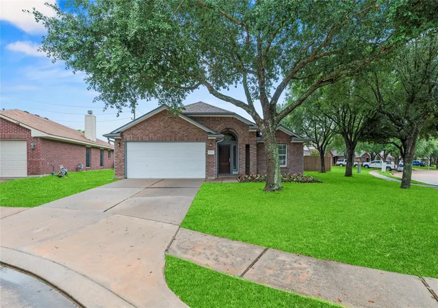 Photo 2 of Single family home for sale at 17211 Timber Cliff Ct, Cypress, TX 77429 | MLS# 41530603 | Listing updated on 2026-09-03