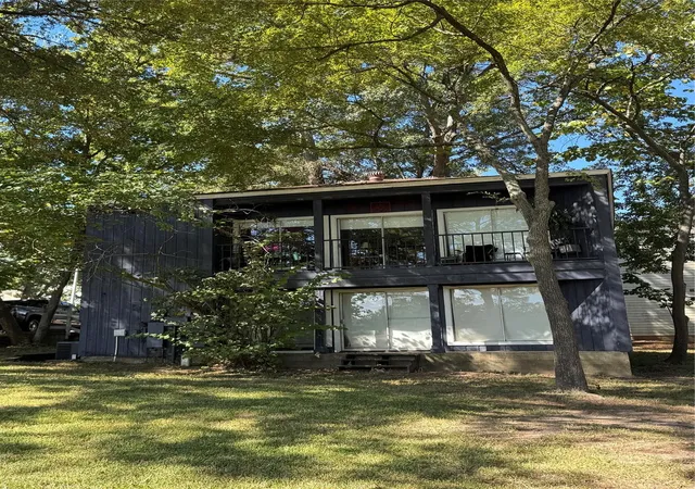 3rd image of 1425 April Villas, Montgomery, TX 77356 | MLS# 92435192