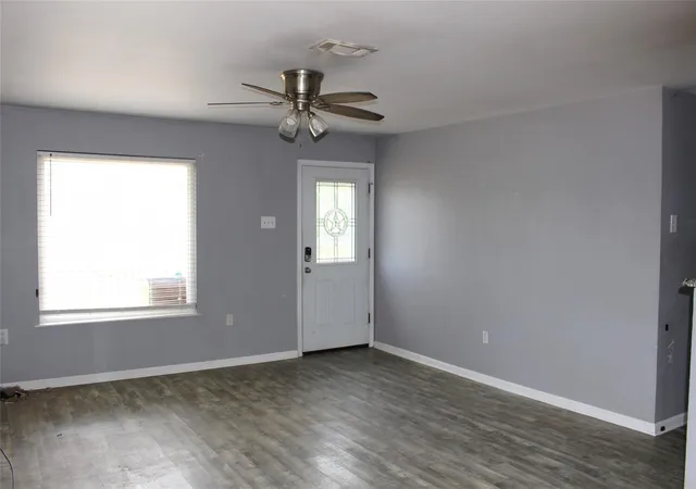Photo 3 of Single family home for sale at 120 Belaire Dr, Granite Shoals, TX 78654 | MLS# 4940938 | Listing updated on 2026-08-13