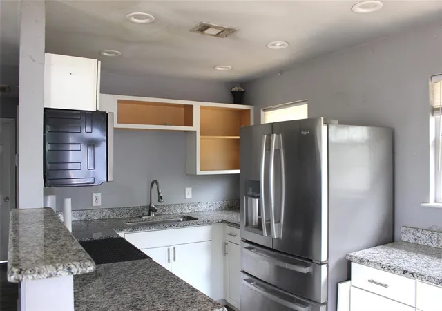 Photo 3 of Single family home for sale at 120 Belaire Dr, Granite Shoals, TX 78654 | MLS# 4940938 | Listing updated on 2026-08-13