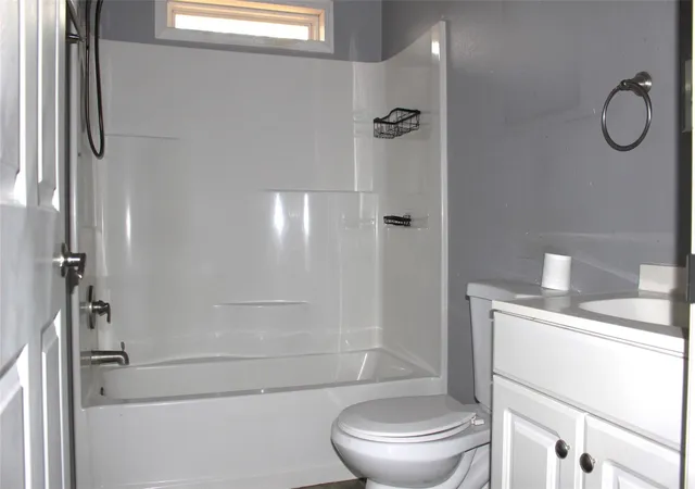 Photo 4 of Single family home for sale at 120 Belaire Dr, Granite Shoals, TX 78654 | MLS# 4940938 | Listing updated on 2026-08-13