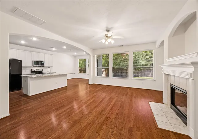 4th image of 63 Benedict Canyon Loop, The Woodlands, TX 77382 | MLS# 36203719