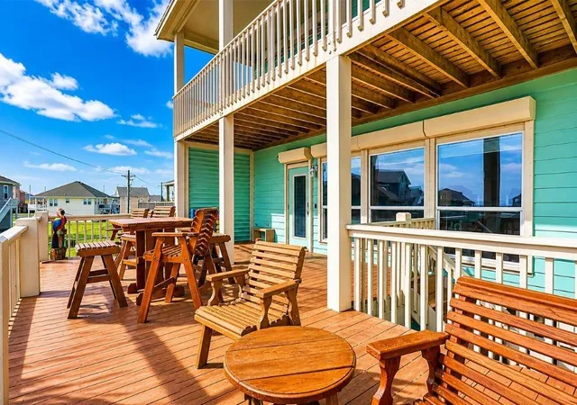 3rd image of 3228 Castle Dr, Port Bolivar, TX 77650 | MLS# 59187636