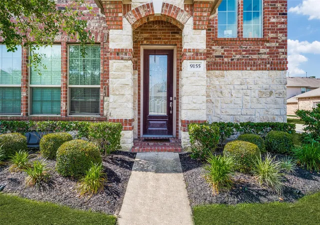Photo 3 of Townhouse for sale at 9155 Monarch Mist Ln, Houston, TX 77070 | MLS# 12658711 | Listing updated on 2026-08-11