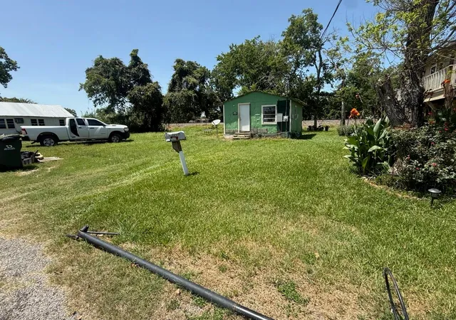 2nd image of 1503 Sunset Dr, Columbus, TX 78934 | MLS# 3586629