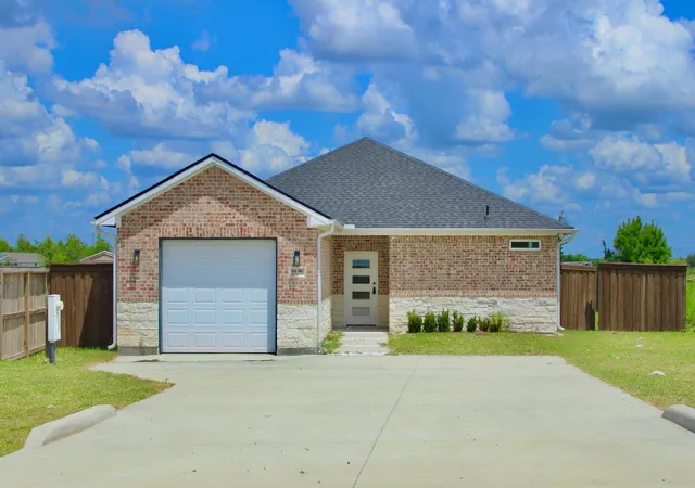 Photo 1 of Single family home for sale at 812 Road 57071, Cleveland, TX 77327 | MLS# 96796245 | Listing updated on 2026-09-14