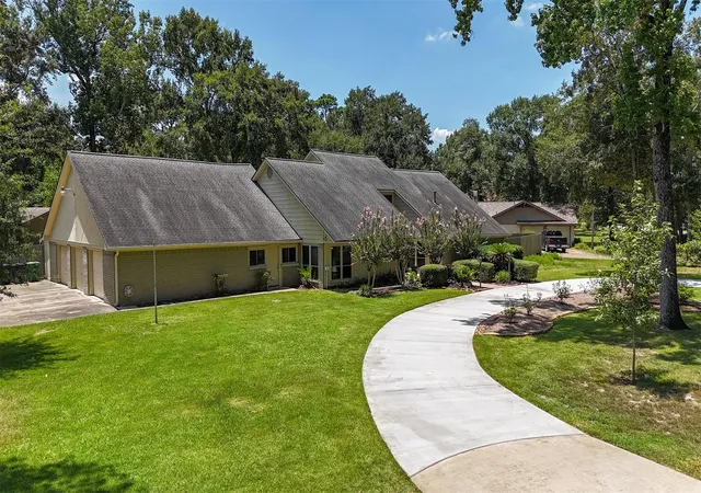 Photo 3 of Single family home for sale at 1630 Cypress Ln, Kingwood, TX 77339 | MLS# 6318297 | Listing updated on 2026-09-17